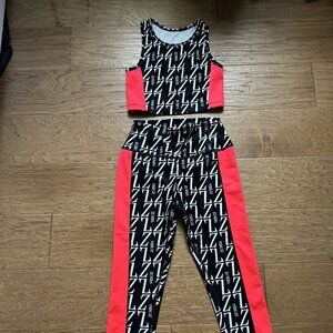Zumba Capri Leggings and matching cropped tank, Size Small